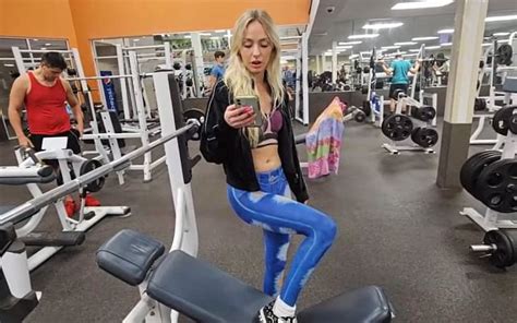 natalie reynolds body paint in gym|“Morally Sickening”: Woman Who Wore “Painted。